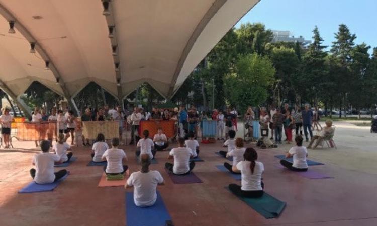 Civitanova, lezioni online di yoga gratis per gli operatori sanitari: appuntamento dal 5 marzo