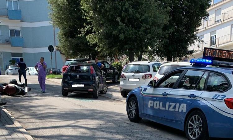 Civitanova, esce dal parcheggio e centra uno scooter: grave un 25enne (FOTO) Civitanova, esce dal parcheggio e centra uno scooter: grave un 25enne (FOTO)