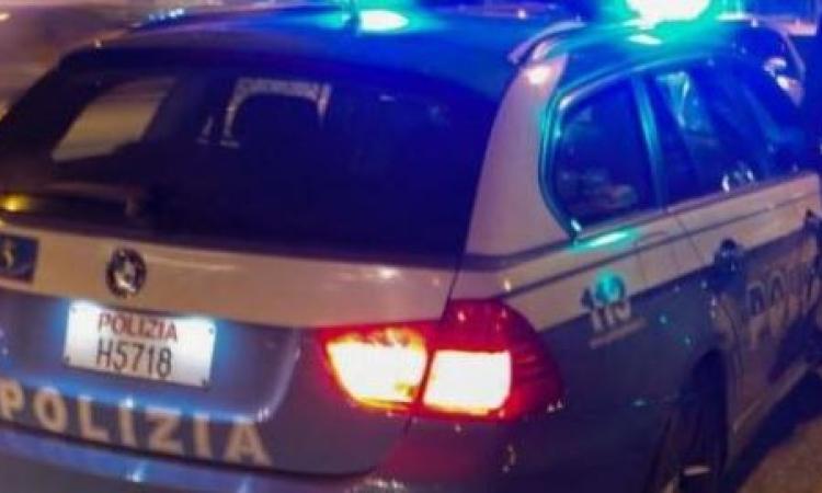 Macerata, beccato con 2 etti di marijuana nell'auto e in casa: arrestato un 26enne