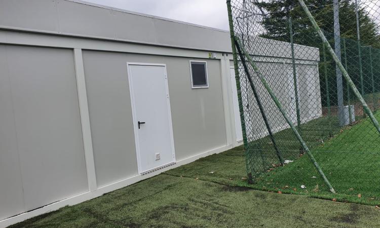 Caldarola, nuovi spogliatoi per il campo polivalente: 90mila euro di lavori