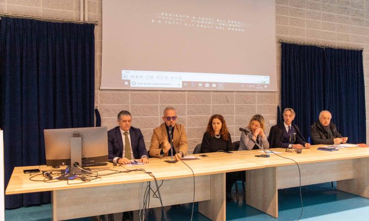 Civitanova celebra il Giorno del Ricordo: "Indifferenza atteggiamento peggiore". Incursione polemica nel finale