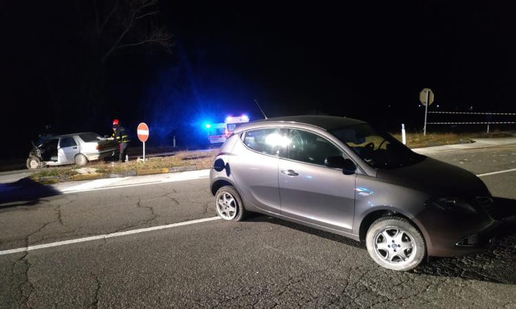 Pollenza, incidente mortale nella notte: 20enne denunciato per omicidio stradale