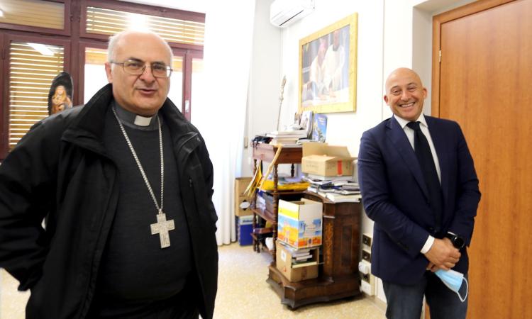 Camerino meraviglia da scoprire: presentato il nuovo progetto turistico per rilanciare il territorio (VIDEO e FOTO) Camerino meraviglia da scoprire: presentato il nuovo progetto turistico per rilanciare il territorio (VIDEO e FOTO)