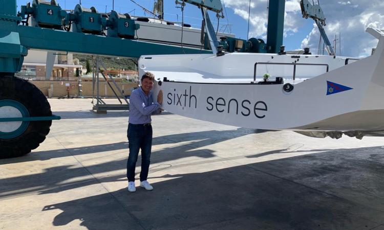 La vela del futuro sbarca a Civitanova: consegnata a Sandro Paniccia la nuova "Sixth Sense" La vela del futuro sbarca a Civitanova: consegnata a Sandro Paniccia la nuova "Sixth Sense"