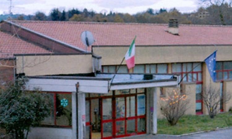 Covid-19, contagi a scuola: chiuso il liceo Scientifico di Sarnano Covid-19, contagi a scuola: chiuso il liceo Scientifico di Sarnano