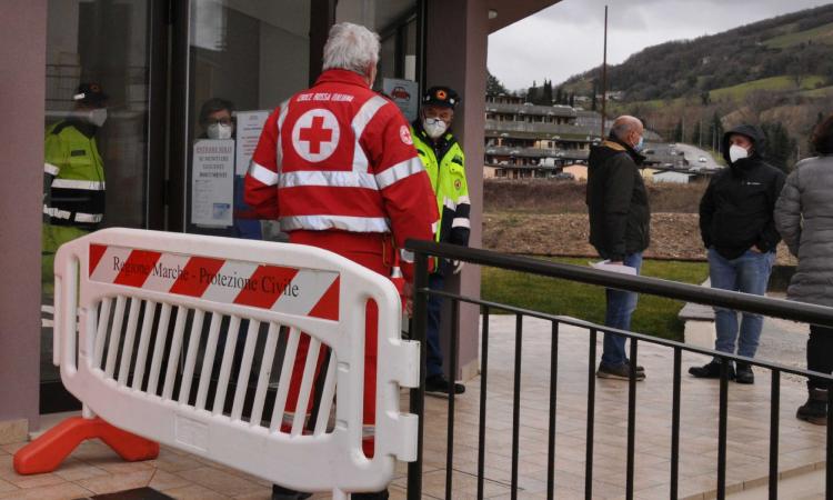 Covid Marche, oltre 2200 casi in 24 ore: quella tra 25-44 anni la fascia di età più colpita