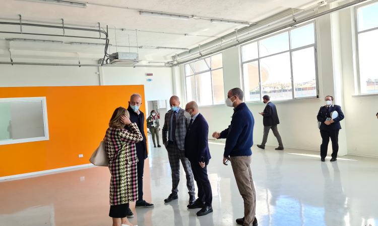 Civitanova, si cambia: nuovo punto vaccinale in via Pellico. "Obiettivo mille dosi al giorno"