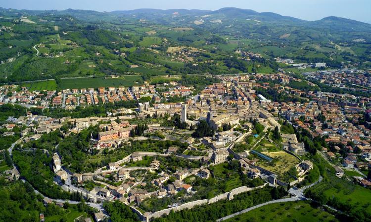 San Severino, splendidi scorci negli scatti di Camillo Paparelli (FOTO)