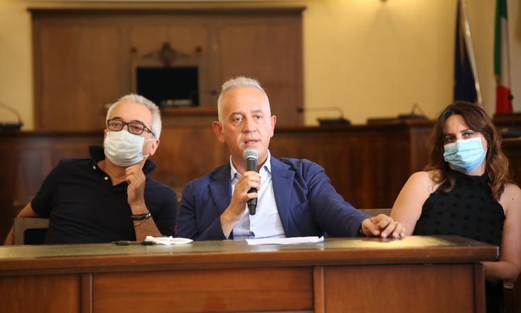 Civitanova, bandita la vendita di superalcolici per Capodanno: sì ai 'botti', ma con prudenza Civitanova, bandita la vendita di superalcolici per Capodanno: sì ai 'botti', ma con prudenza