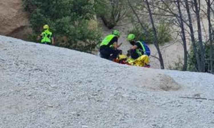 Fiastra, donna cade alle Lame Rosse durante un'escursione: interviene l'eliambulanza