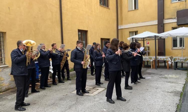 San Severino festeggia Santa Cecilia: concerto del corpo filarmonico alla casa di riposo