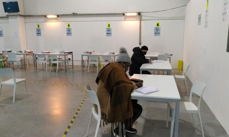 Covid, anche oggi quasi 6mila casi nelle Marche: la metà dei contagi nella fascia 25-59 anni Covid, anche oggi quasi 6mila casi nelle Marche: la metà dei contagi nella fascia 25-59 anni