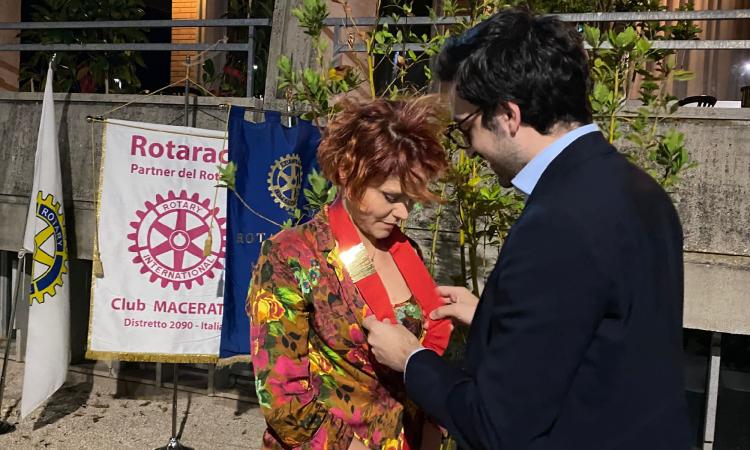 Passaggio di consegne al Rotaract Club Macerata: Tania Ripari nuova presidente Passaggio di consegne al Rotaract Club Macerata: Tania Ripari nuova presidente