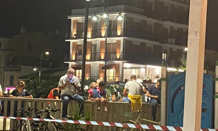 Fuochi d'artificio Porto Recanati, polemica per il doppio rinvio. Lega: "Uno schiaffo al nostro turismo" Fuochi d'artificio Porto Recanati, polemica per il doppio rinvio. Lega: "Uno schiaffo al nostro turismo"