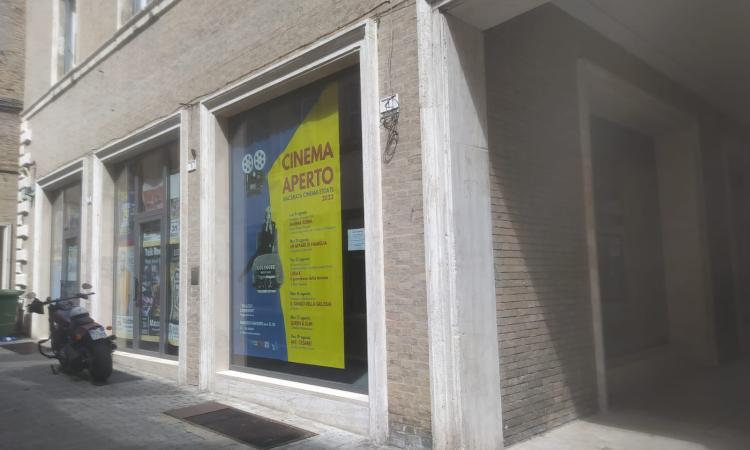 Macerata, apre la libreria Giunti in centro storico: nuova vita per i locali dell'ex Upim Macerata, apre la libreria Giunti in centro storico: nuova vita per i locali dell'ex Upim