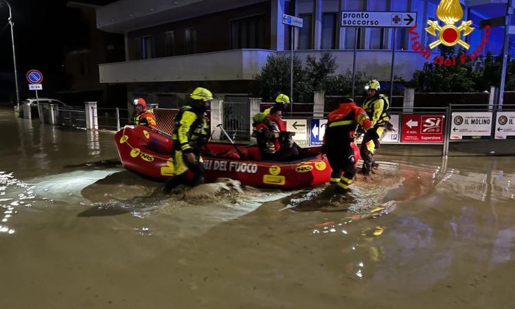 Nubifragio nelle Marche: dieci morti e quattro dispersi in provincia di Ancona Nubifragio nelle Marche: dieci morti e quattro dispersi in provincia di Ancona