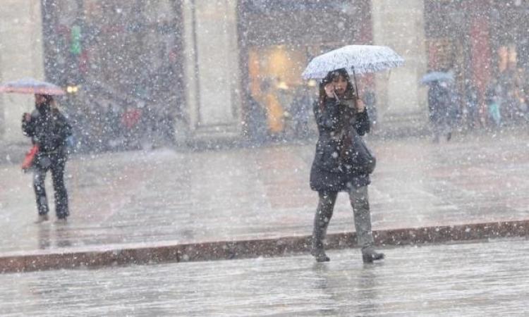 Vento e neve, previste raffiche fino a 110 km/h. Attenzione alla caduta oggetti