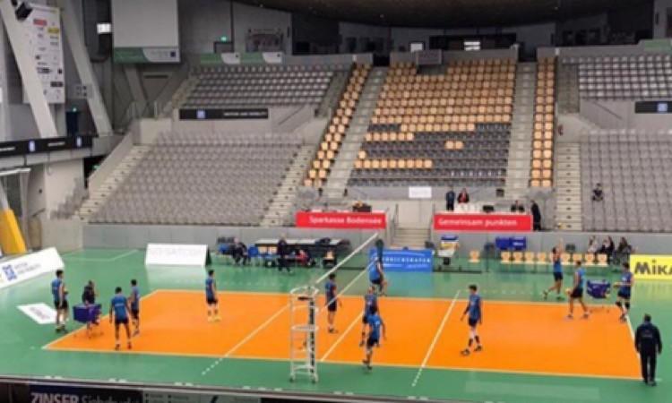 In azzurro tre ragazzi della Paoloni