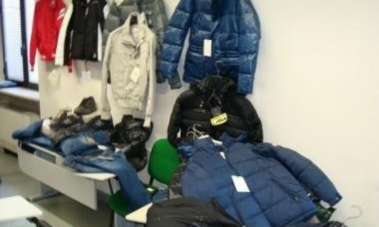 Vendeva abbigliamento contraffatto: denunciato 30enne residente a Tolentino