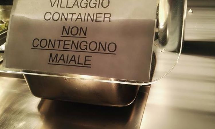 A Tolentino niente carne di maiale e visite a tempo per chi vive nei container : scoppia la polemica