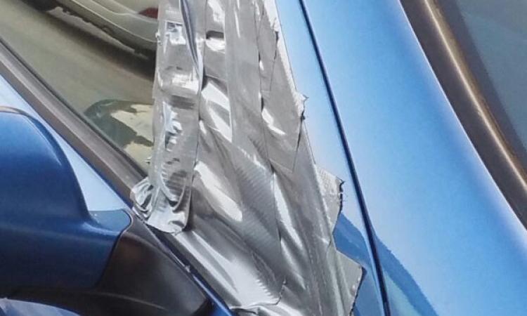 Finestrino infranto e furto da 450 euro a Potenza Picena
