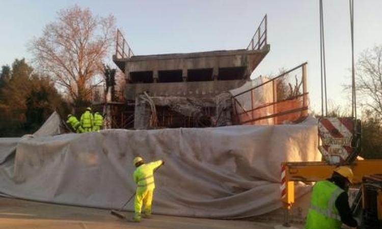 Crollo ponte A14, la Procura: "Si indaga su eventuali subappalti". Operai sentiti dalla polizia