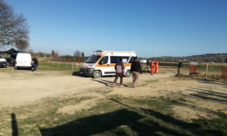 Cadono in due durante la gara di motocross: giovane trasportato ad Ancona - FOTO