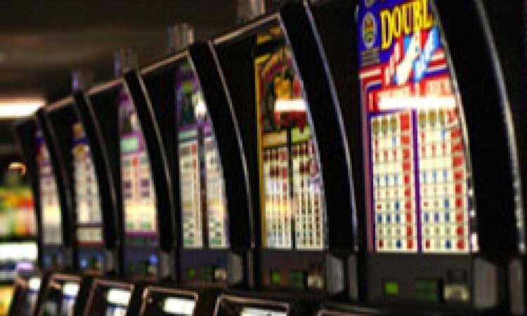 A Trodica sala slot presa d'assalto dai ladri con un furgone rubato