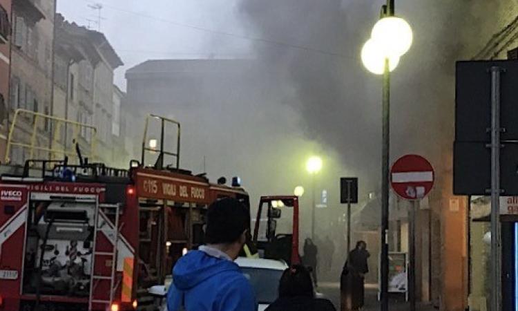 Incendio in corso Cairoli: arrestato un 44enne per tentata strage