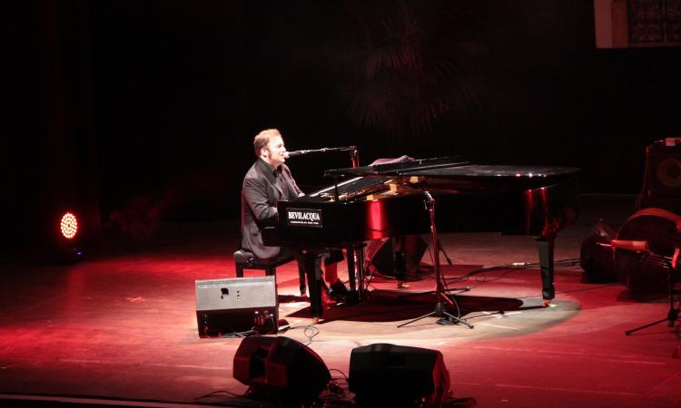 Gualazzi, Cafiso e la P-Funking Band: a Camerino il jazz suona di solidarietà