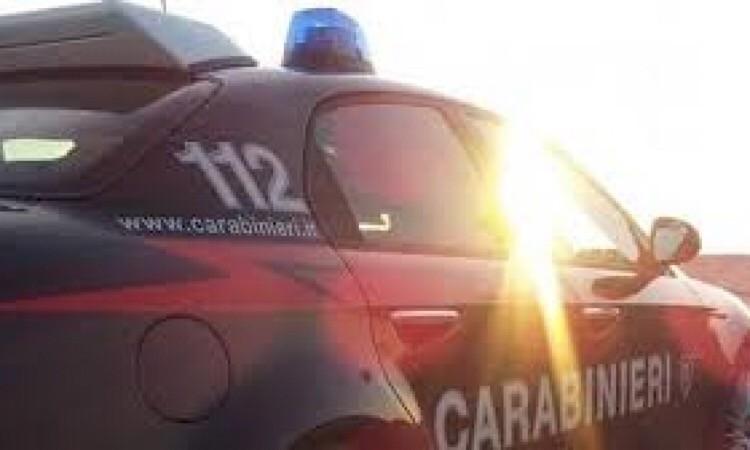 Smerciano generatori di corrente contraffatti: denunciati due pregiudicati napoletani