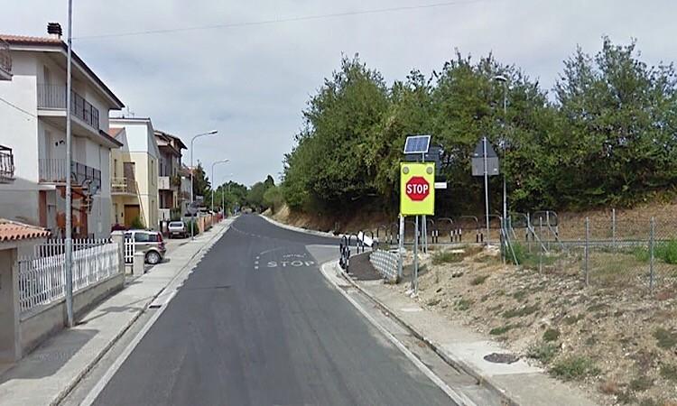 Montecosaro, incidente sfiorato al solito incrocio di via Marche