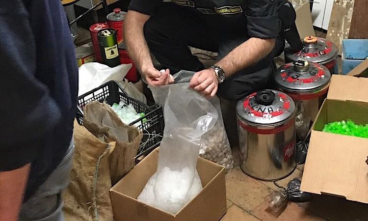 Sequestrati 13 chili di polvere da sparo e più di mille cartucce. Denunciato cacciatore