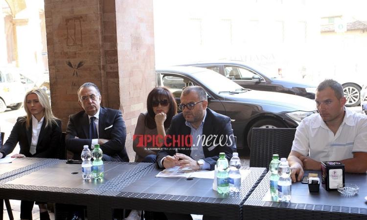 Macerata, centro storico "blindato": dure critiche dall'opposizione