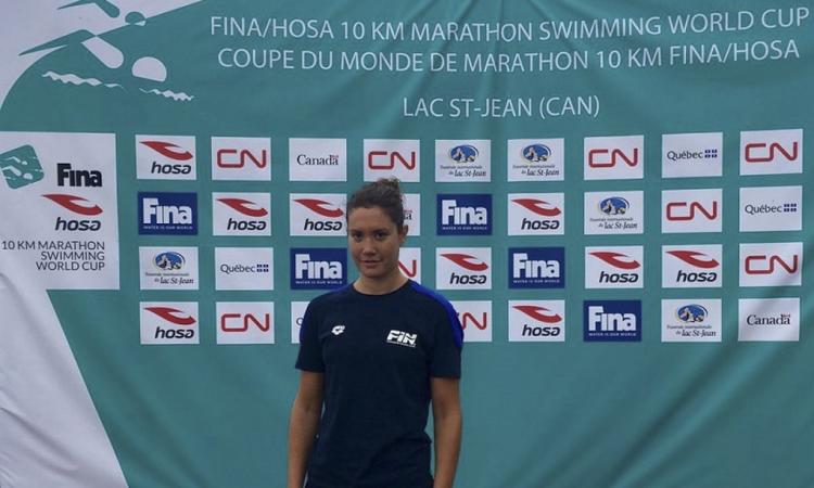Tolentino, la 27enne Elena Lionello porta a casa un record mondiale nel nuoto in acque libere
