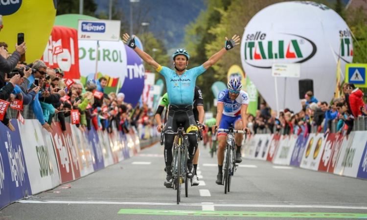 Scarponi dedica la vittoria del Tour of Alps alle zone terremotate