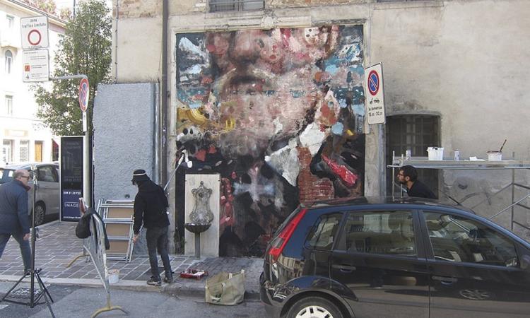 Civitanova, completato in mattinata il murales di Jerico