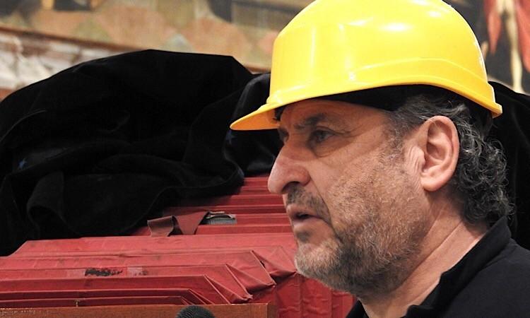 "San Nicola reMade", le 9000 istantanee di Maurizio Galimberti raccontato la Basilica