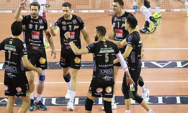 Super Lube in gara 1 della finale scudetto: perentorio tre a zero sulla Diatec Trentino
