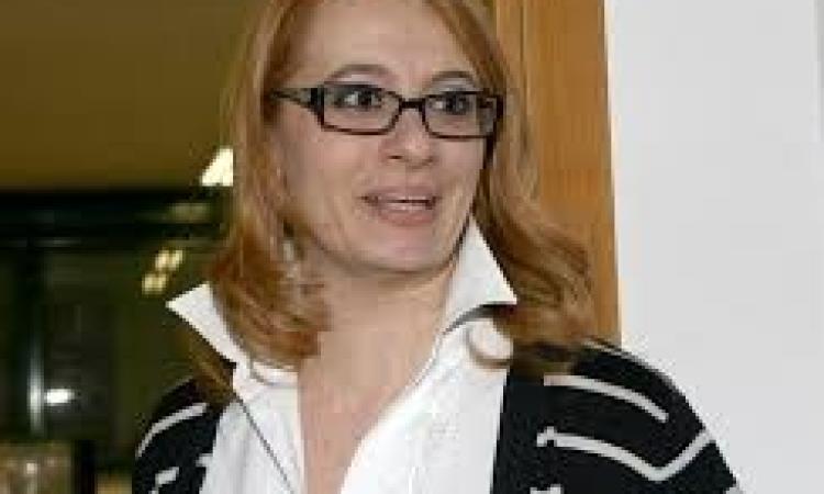 Irene Manzi sostiene la candidatura di Matteo Renzi alle primarie del PD