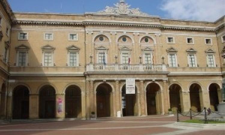 Recanati, rimborsi per chi frequenta le scuole pubbliche di Loreto e Castefidardo