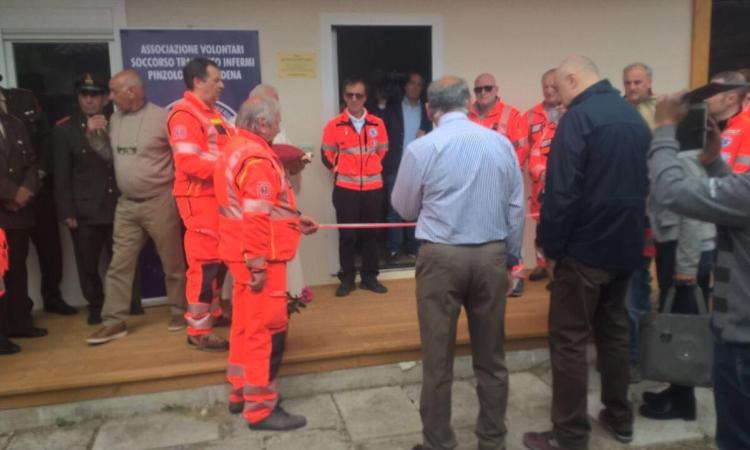 Dal Trentino ad Aschio, donata una casetta di legno a famiglia di allevatori