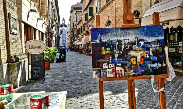 Macerata come Montmartre con "Arte in Corso Viva la Repubblica" FOTO