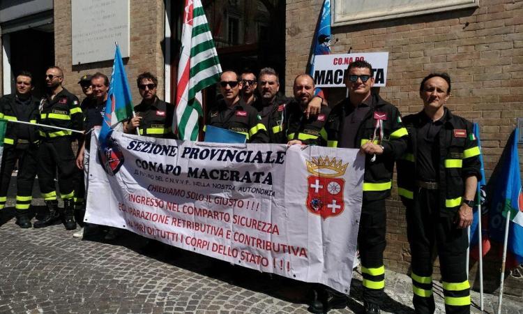 CONAPO: vigili del fuoco mobilitati davanti a tutte le prefetture d'Italia