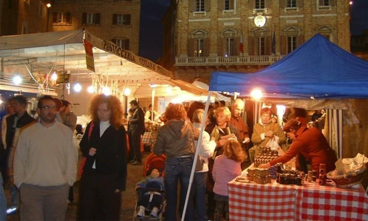 Macerata, in centro storico arriva l’ultima edizione de "Il Barattolo" prima della pausa estiva