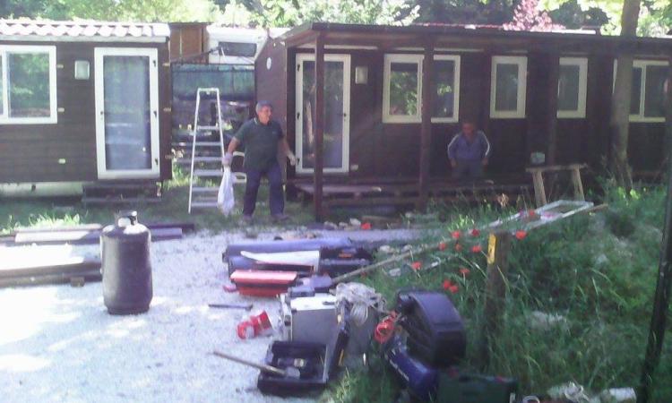 Ussita, i gestori del camping "Il Quercione" rientrano in possesso delle loro mobil home