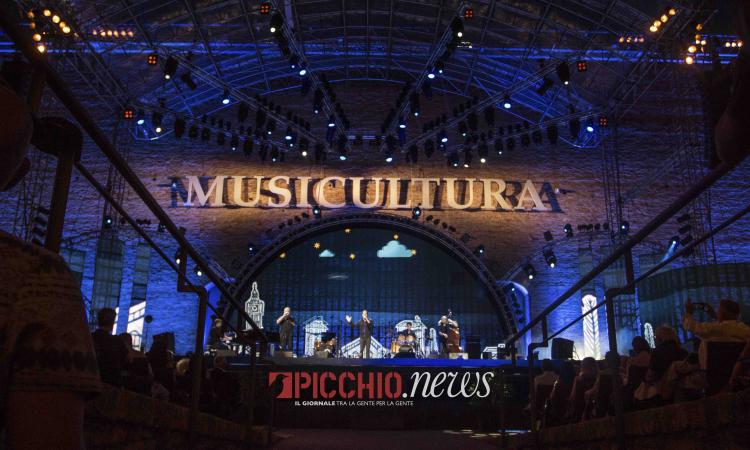 Al via Musicultura 2017: gli otto finalisti accendono lo Sferisterio -FOTO