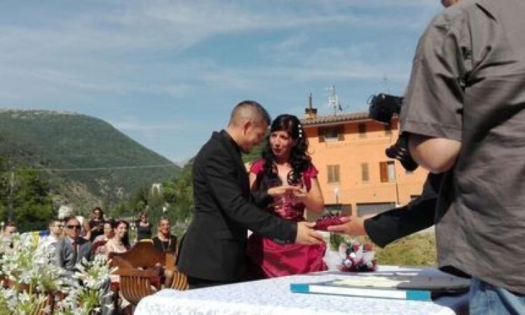 Primo matrimonio a Visso dopo il sisma: è un segno di rinascita
