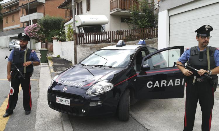 Topi d’auto a Macerata: sorpresi e denunciati due ragazzi per tentato furto aggravato