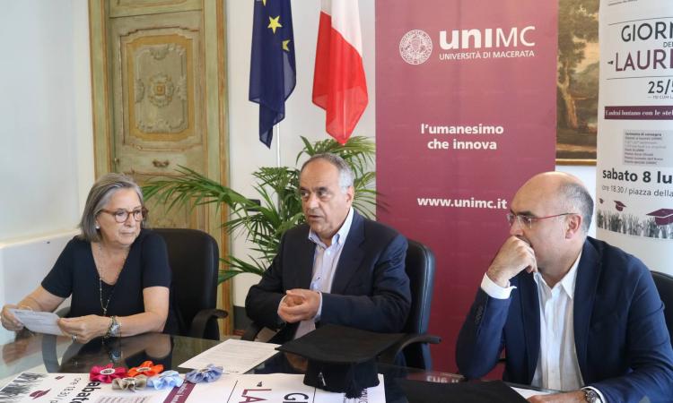 Giornata del laureato: Unimc festeggia i suoi talenti con lo sguardo all’oriente